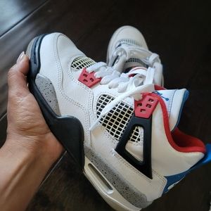 What the 4s jordan 4Y size